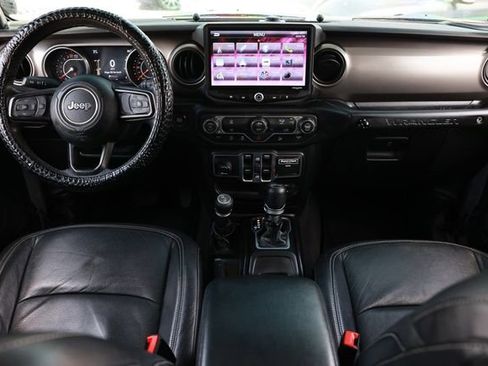 Used 2018 Jeep Wrangler Unlimited Sport S AWD/4WD image 2