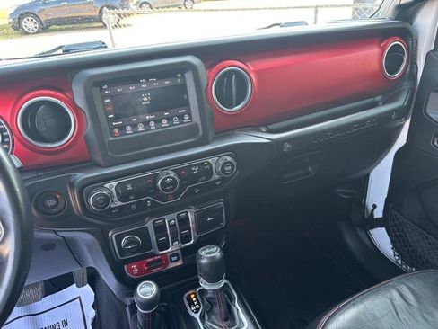 Used 2018 Jeep Wrangler Unlimited Rubicon AWD/4WD image 11