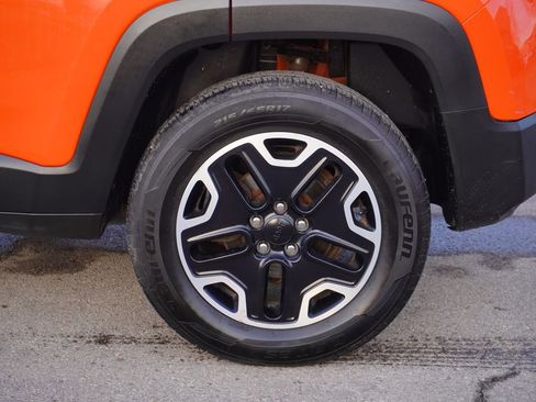 Used 2015 Jeep Renegade Trailhawk w/ Popular Equipment Group image 11