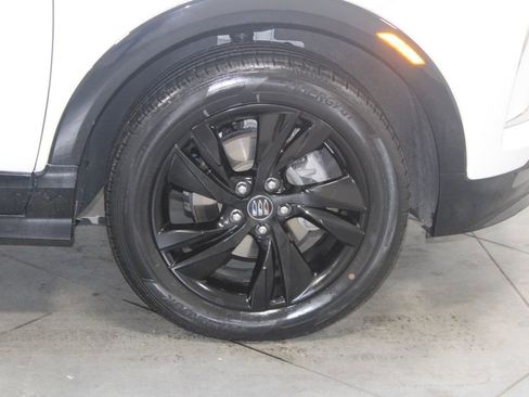 Used 2024 Buick Encore GX Sport Touring image 12