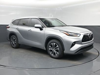 Used 2023 Toyota Highlander XLE