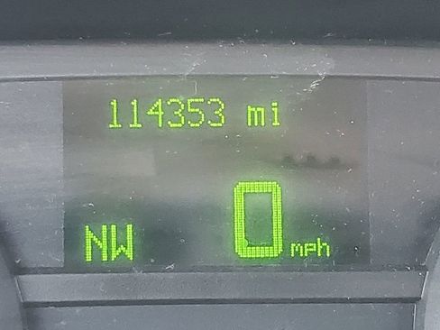 Used 2006 Lincoln Town Car Signature Limited image 17