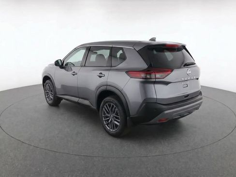 Used 2023 Nissan Rogue S AWD/4WD image 3