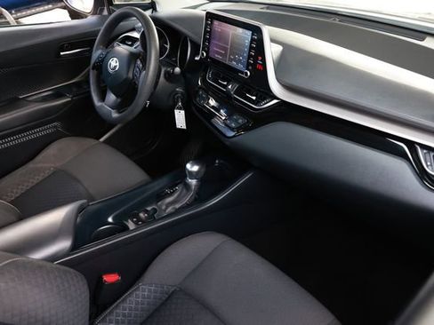 Used 2021 Toyota C-HR LE image 21