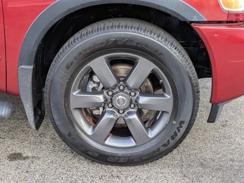 Used 2015 Nissan Titan SV w/ SV Value Truck Package image 10