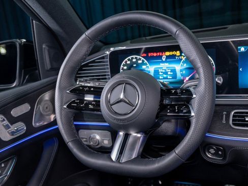 New 2026 Mercedes-Benz GLS 580 4MATIC image 16