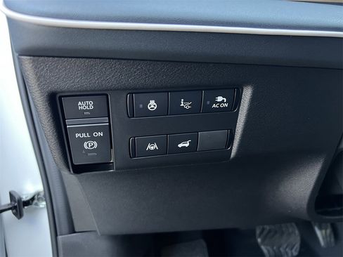 New 2026 Nissan Leaf Platinum+ image 15