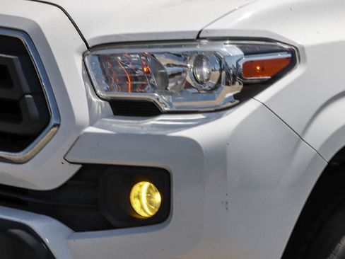 Certified 2020 Toyota Tacoma SR5 RWD image 10