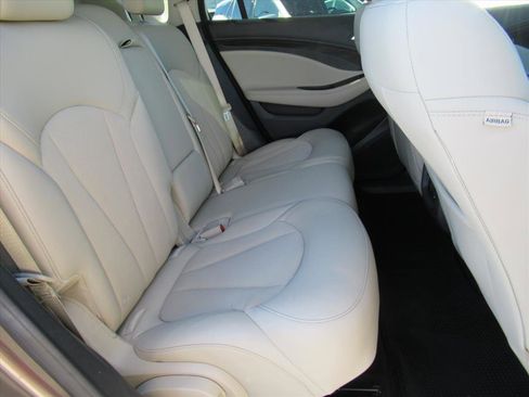 Used 2019 Buick Envision Preferred image 27