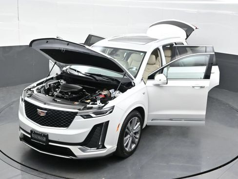 Certified 2024 Cadillac XT6 Premium Luxury w/ LPO, Floor Liner Package AWD/4WD image 45