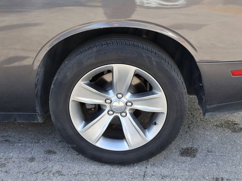 Used 2019 Dodge Challenger SXT image 16