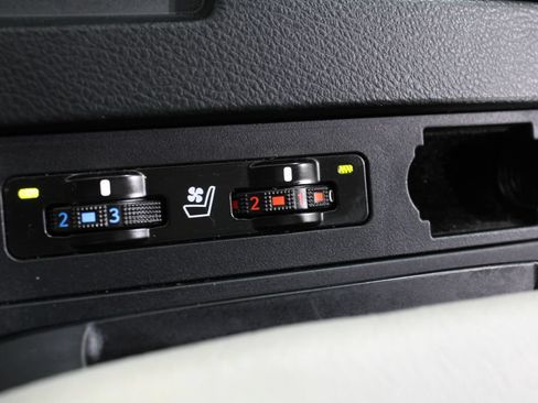 Used 2013 Lexus RX 350 AWD w/ Navigation Pkg image 38