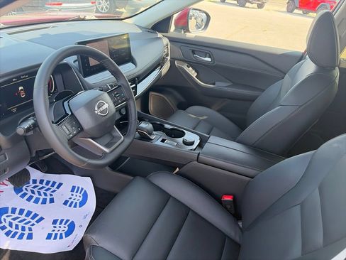 Used 2025 Nissan Rogue SL w/ Tech Package AWD/4WD image 16