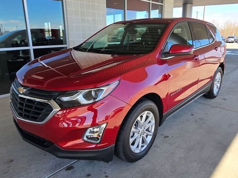 Used 2019 Chevrolet Equinox LT image 2
