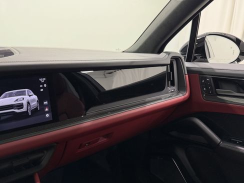 Certified 2026 Porsche Cayenne GTS AWD/4WD image 56