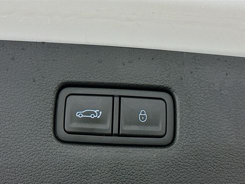 Used 2025 Genesis GV80 2.5T Standard AWD/4WD image 31