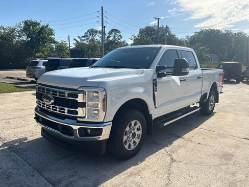 Used 2024 Ford F250 XLT w/ FX4 Off-Road Package AWD/4WD image 3