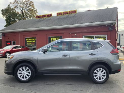 Used 2018 Nissan Rogue S image 4