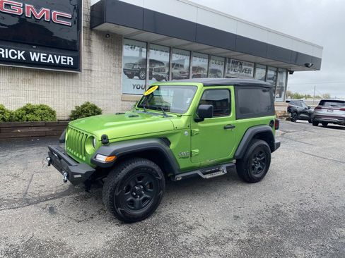 Used 2019 Jeep Wrangler Sport AWD/4WD image 2