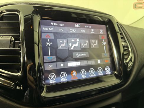 Used 2019 Jeep Compass Limited image 20