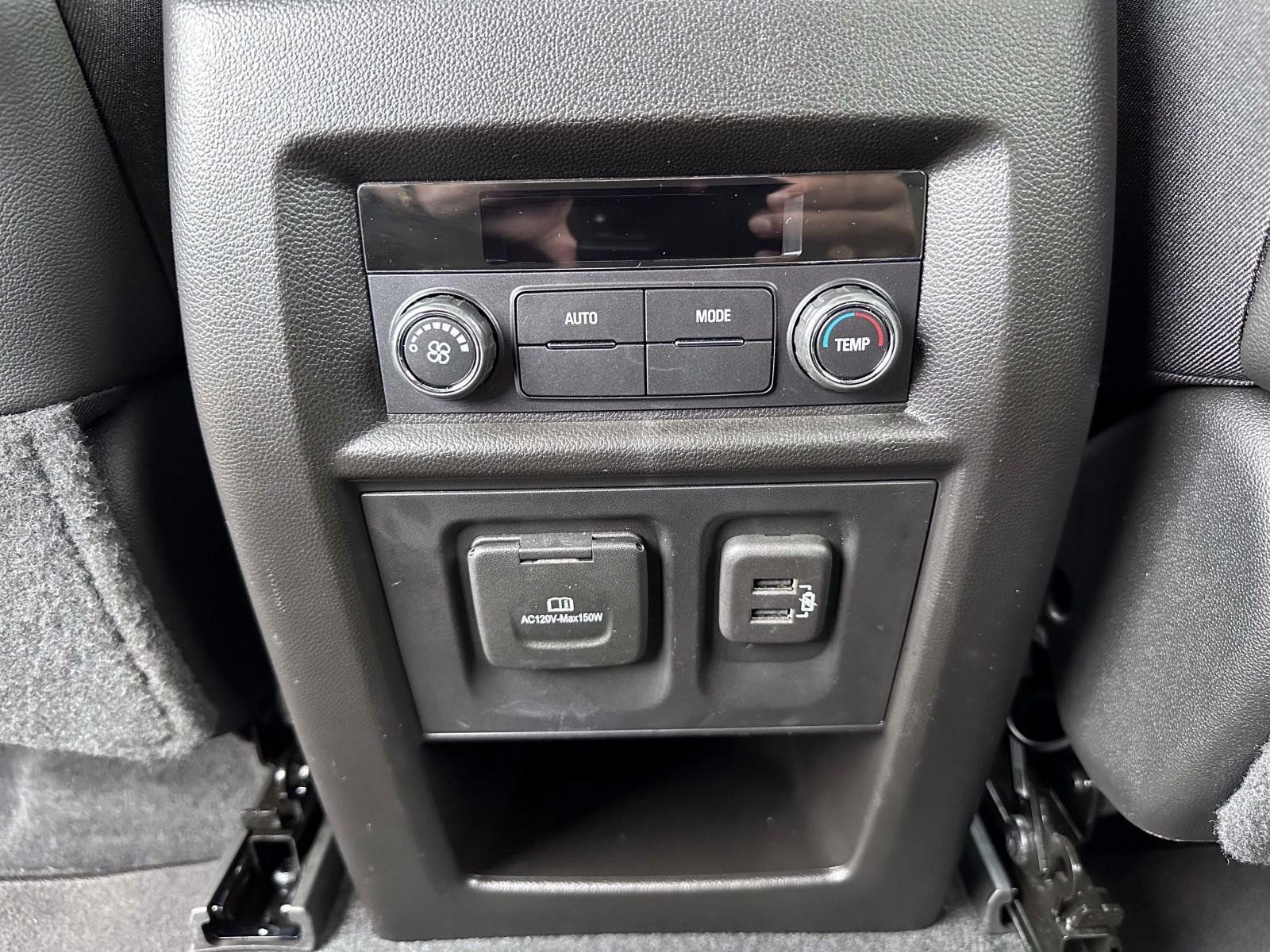 Used 2023 Chevrolet Traverse RS AWD/4WD image 15