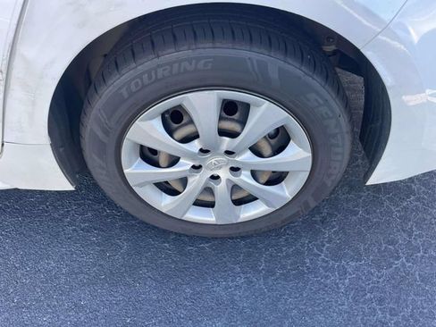 Used 2021 Toyota Corolla LE FWD image 7