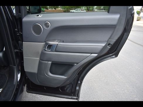 Used 2018 Land Rover Range Rover Sport SE AWD/4WD image 27