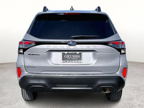 Used 2025 Subaru Forester Premium AWD/4WD image 5