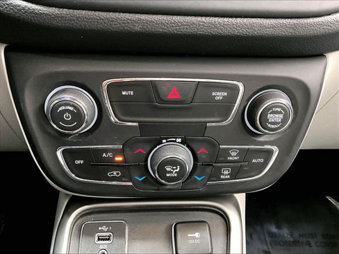 Used 2019 Jeep Compass Latitude w/ Popular Equipment Group image 36