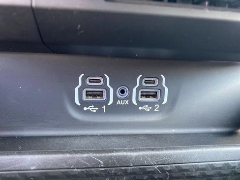 Used 2023 RAM 1500 Laramie AWD/4WD image 13