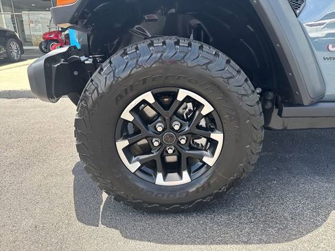 Used 2026 Jeep Wrangler Unlimited Rubicon AWD/4WD image 38