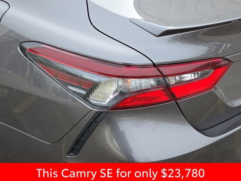 Used 2024 Toyota Camry SE image 39