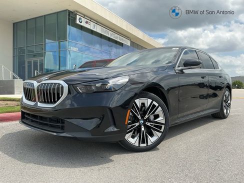 New 2026 BMW 530i w/ Premium Package RWD image 1