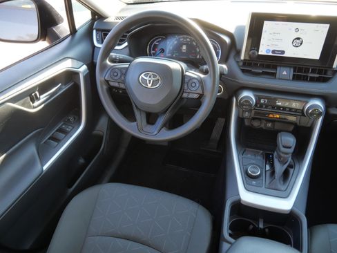 Certified 2025 Toyota RAV4 XLE AWD/4WD image 10