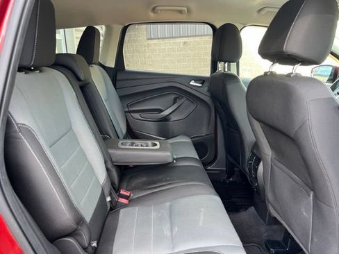 Used 2016 Ford Escape SE w/ Equipment Group 201A AWD/4WD image 12