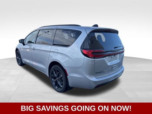 New 2026 Chrysler Pacifica Select w/ S Appearance Package image 8