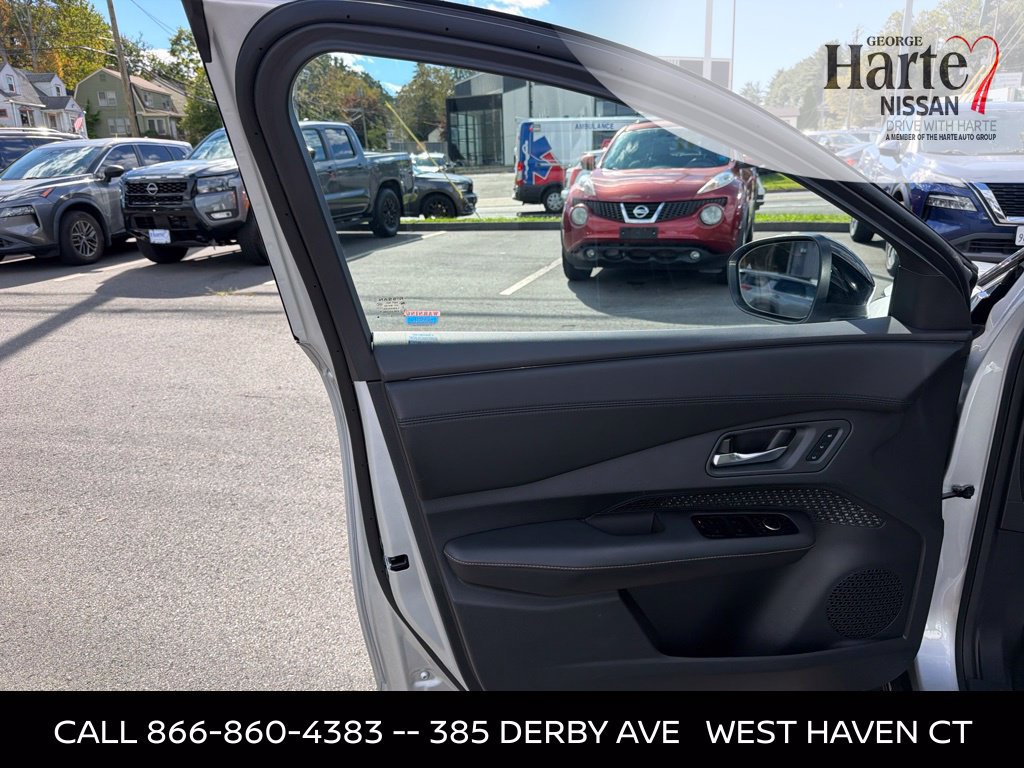 Certified 2024 Nissan Ariya AWD image 10