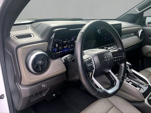 Used 2025 Chevrolet Colorado ZR2 w/ Technology Package AWD/4WD image 14