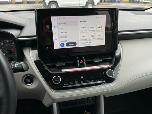 Used 2023 Toyota Corolla Cross LE FWD image 18