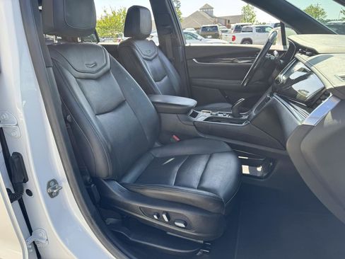 Used 2020 Cadillac XT6 Premium Luxury FWD image 12