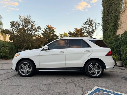 Used 2016 Mercedes-Benz GLE 400 4MATIC image 2