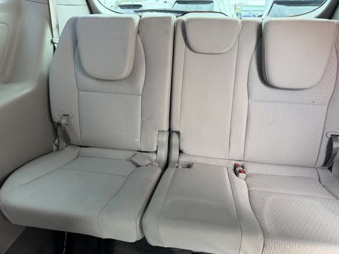 Used 2016 Kia Sedona L image 17