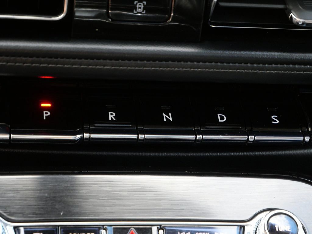 Used 2021 Lincoln Nautilus Reserve AWD/4WD image 23