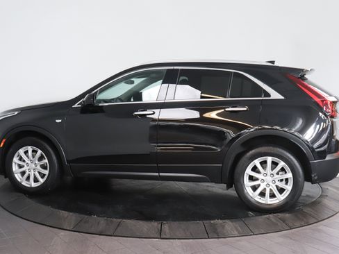 Used 2023 Cadillac XT4 Luxury image 3