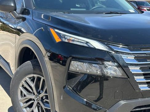 Used 2026 Nissan Rogue S image 3