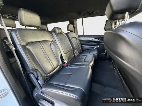 Used 2025 Jeep Wagoneer Series II w/ 8-Passenger Seating Package AWD/4WD image 27