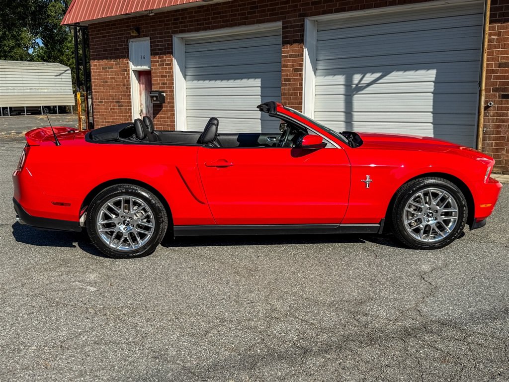 Used 2012 Ford Mustang Premium RWD image 35