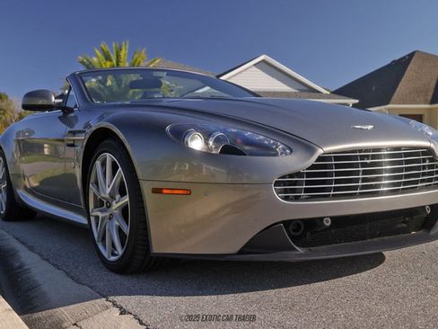 Used 2012 Aston Martin V8 Vantage Roadster image 12