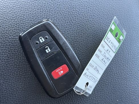 Used 2024 Toyota RAV4 XLE AWD/4WD image 34