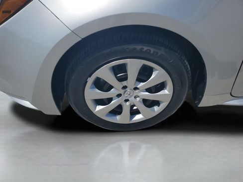 Used 2025 Toyota Corolla LE FWD image 24